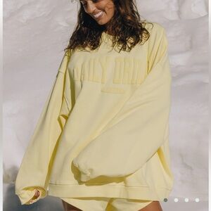 Daily drills oversized sports crew- lemonade